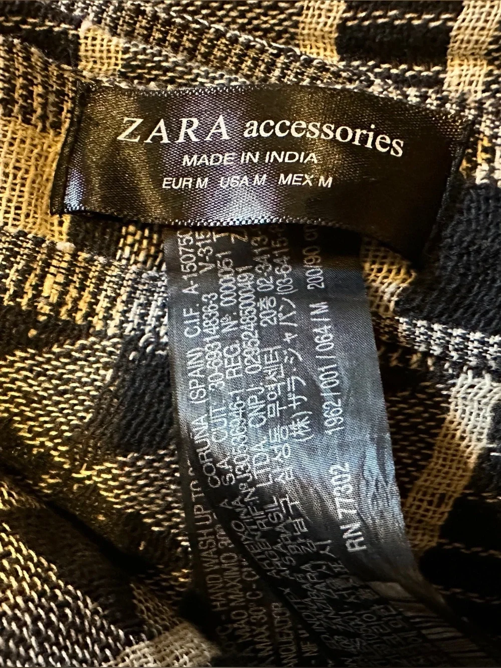 Zara Accessories - 100% cotton Black and Cream large Geometric Fringe wrap Scarf
